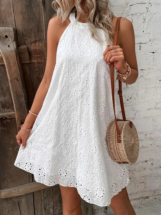 Besticktes Kleid mit Rollkragen