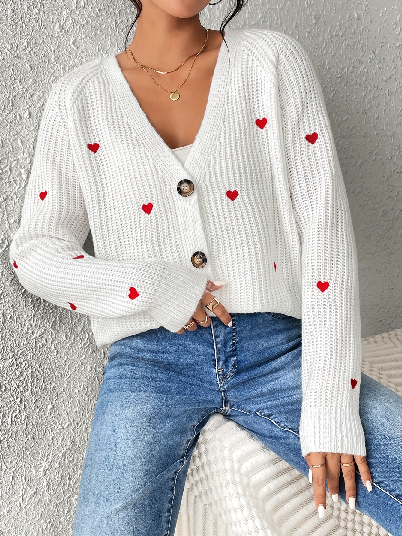 Heart pattern cardigan with V-neck and sleeves