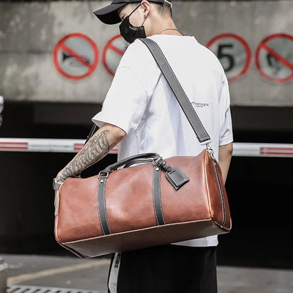 Bundle offer: Leather sports bag &amp; free cardholder