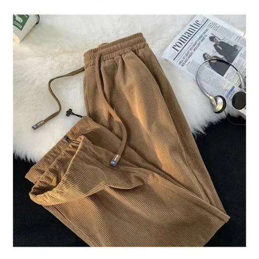 Lose Kordhose