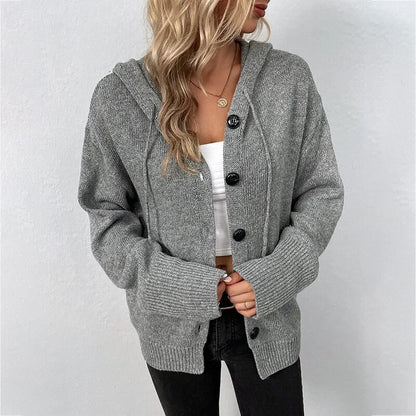 Strickjacke mit Kapuze und Knopfleiste