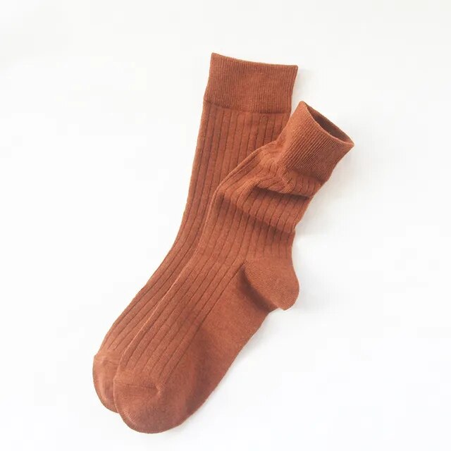 Hohe Socken für Frauen im Winter